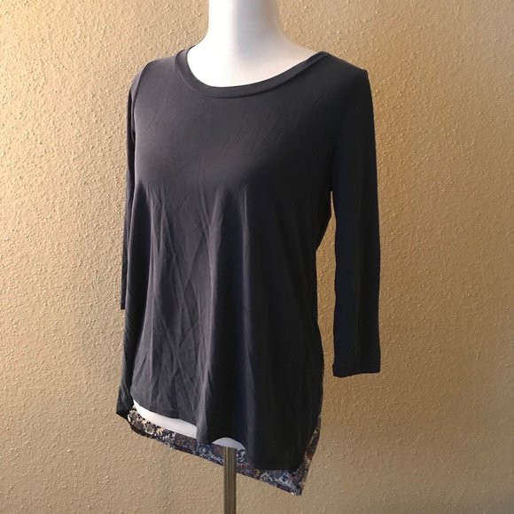 Le Lis Blue 3/4 Sleeve Top - Picture 2 of 4